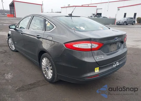 2015 Ford Fusion Energi Se Luxury z USA, uszkodzony, nr VIN 3FA6P0PU8FR286435